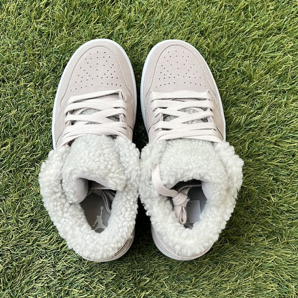 Air Jordan 1 Low SE - Picture 4 of 5